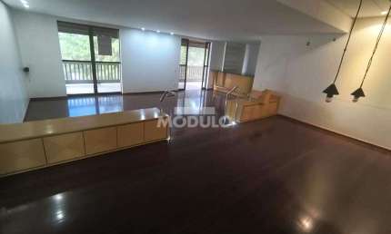 Apartamento com 3 quartos para alugar na Rua Triângulo Mineiro, --, Copacabana, Uberlândia
