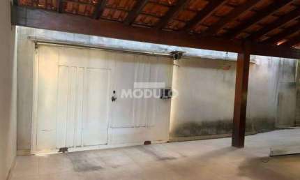 Casa residencial para locação, bairro Jardim Patricia com 3 quartos