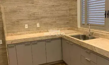 CASA DE CONDOMÍNIO à venda, 3 quartos, 1 suíte, 2 vagas, GRAND VILLE - Uberlândia/MG