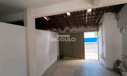Barracão / Galpão / Depósito para alugar na Rua Maria Abrão Calil, --, Pacaembu, Uberlândia