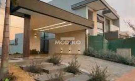 Casa em condomínio para locação, bairro Granja Marileusa com 3 suítes