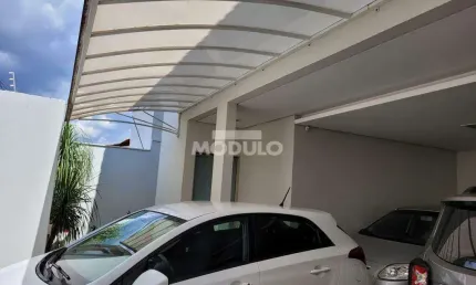 Casa residencial para locação, bairro Santa Rosa com 3 quartos