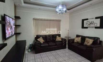 Casa mobiliada para locação, bairro Laranjeiras com 3 quartos