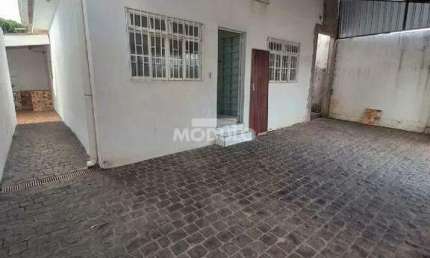 Casa residencial para locação bairro Nossa Senhora Aparecida com 3 quartos