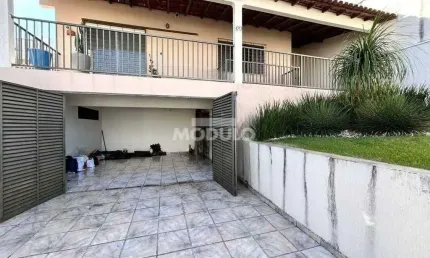 CASA RESIDENCIAL à venda, 3 quartos, 1 suíte, 4 vagas, Santa Mônica - Uberlândia/MG