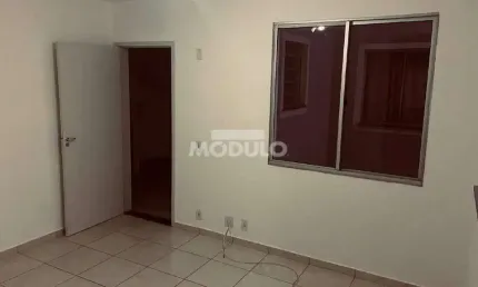 Apartamento residencial para locação, bairro Chacaras Tubalina com 2 quartos