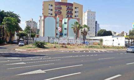 Terreno comercial para alugar na Avenida Rondon Pacheco, --, Saraiva, Uberlândia