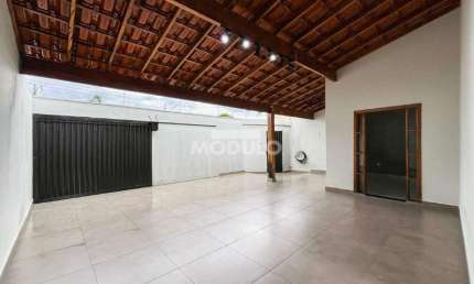 CASA RESIDENCIAL à venda, 3 quartos, 1 suíte, 2 vagas, ALTO UMUARAMA - Uberlândia/MG