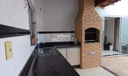 Casa em condomínio fechado à venda na Alameda José de Oliveira Guimarães, --, Jardim Holanda, Uberlândia