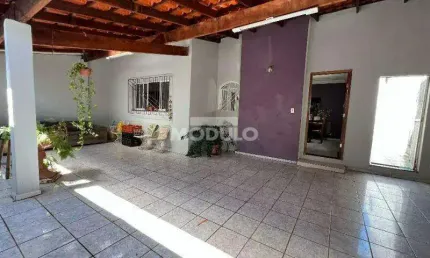 CASA RESIDENCIAL à venda, 3 quartos, 2 suítes, 3 vagas, Santa Mônica - Uberlândia/MG