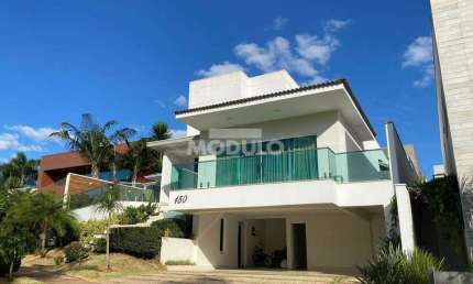 Casa em condomínio mobiliada para locação no bairro Gavea com 4 suítes