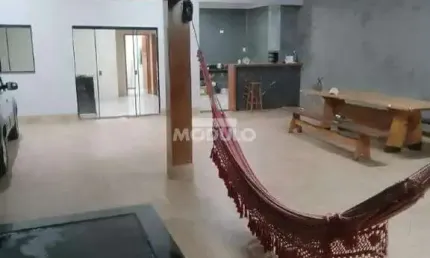Casa JARDIM IPANEMA com 2 quartos, suite, quintal amplo