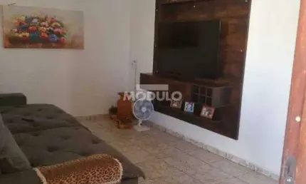 CASA RESIDENCIAL à venda, 3 quartos, 1 suíte, 3 vagas, JARDIM PATRICIA - Uberlândia/MG