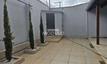 Casa residencial para locação, bairro Morada da Colina, com 3 quartos