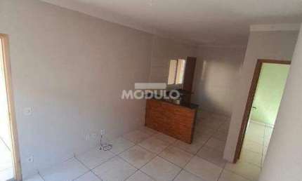 CASA RESIDENCIAL à venda, 2 quartos, 1 vaga, Jardim Europa - Uberlândia/MG