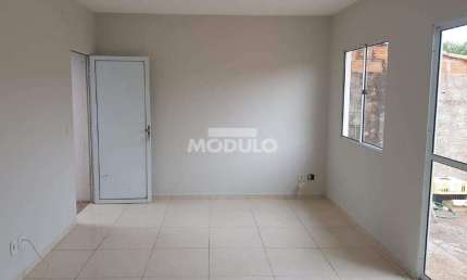 Casa em condomínio para locação, bairro Aclimação com 2 quartos