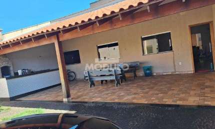 CASA RESIDENCIAL à venda, 3 quartos, 1 suíte, 4 vagas, JARDIM IPANEMA - Uberlândia/MG