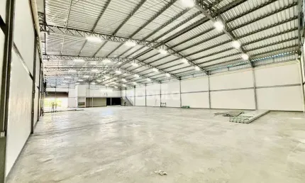 Galpão de esquina. Imóvel Comercial na Zona Sul, 1.100 mts