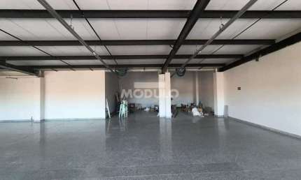 Sala comercial para alugar na Avenida Segismundo Pereira, --, Conjunto Segismundo Pereira, Uberlândia