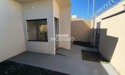 Casa residencial para locação bairro Shopping Park com 2 quartos