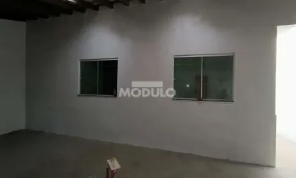 Casa residencoal para locação, bairro Tibery com 3 quartos