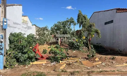 Terreno à venda na Avenida Chadi Fad, --, Jardim Canaã, Uberlândia