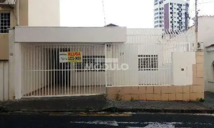 Casa comercial para locação bairro fundinho com 3 quartos