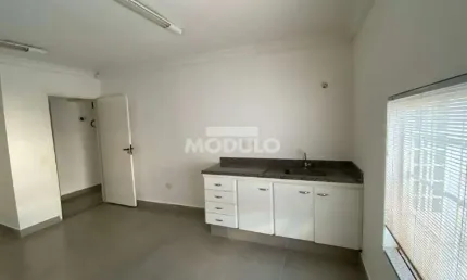 Casa comercial para alugar na Avenida Cesário Alvim, --, Centro, Uberlândia