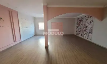 Casa comercial para alugar na Avenida Cesário Alvim, --, Centro, Uberlândia