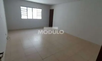 Casa comercial para alugar na Rua Barão de Camargos, --, Centro, Uberlândia