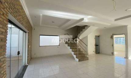 Casa comercial para alugar na Avenida do Alferes, --, Jardim Inconfidência, Uberlândia
