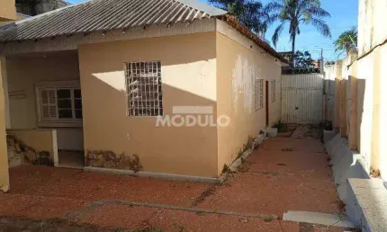 Casa comercial para alugar na Rua Barão de Camargos, --, Centro, Uberlândia