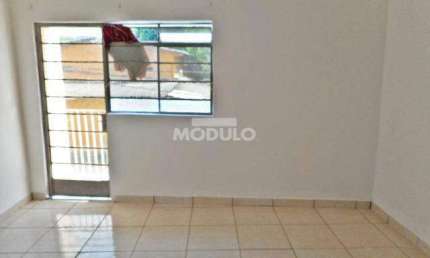 Casa residencial para locação, bairro Bom Jesus com 2 quartos