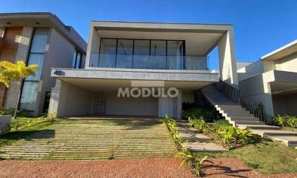 Casa em condomínio fechado com 3 quartos para alugar na Rua Lapa do Lobo, --, Granja Marileusa, Uberlândia