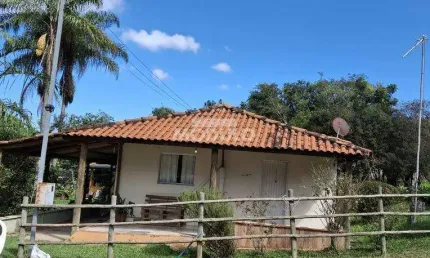 SÍTIO / FAZENDA à venda, 4 quartos, 1 suíte, 1 vaga, Bairro Zona Rural - Uberlândia/MG