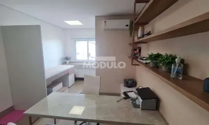 Sala comercial à venda na Avenida Francisco Ribeiro, --, Santa Mônica, Uberlândia