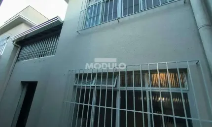 Casa residencial para locação no Centro de Uberlândia com 2 quartos
