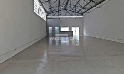 Loja comercial para locação, bairro Presidente Roosevelt