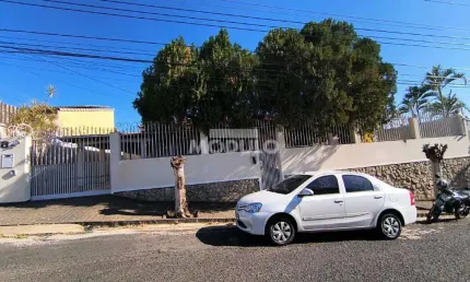 Casa comercial/residencial para locação, bairro Vigilato Pereira com 4 quartos