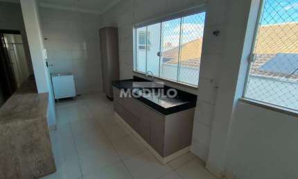 Apartamento com 2 quartos para alugar na Rua Leonel Henrique Vitorino, --, Novo Mundo, Uberlândia