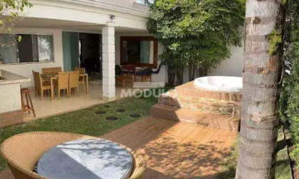CASA DE CONDOMÍNIO à venda, 3 quartos, 3 suítes, 2 vagas, JARDIM KARAIBA - Uberlândia/MG