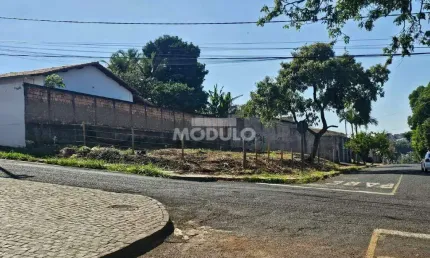 Terreno à venda na Rua das Rosas, --, Cidade Jardim, Uberlândia