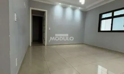 APARTAMENTO à venda, 3 quartos, 1 suíte, 2 vagas, Osvaldo Rezende - Uberlândia/MG
