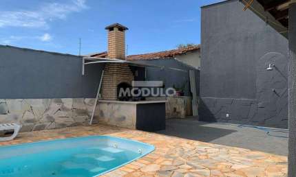 CASA RESIDENCIAL à venda, 3 quartos, 1 suíte, 2 vagas, Santa Mônica - Uberlândia/MG