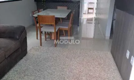 CASA RESIDENCIAL à venda, 2 quartos, 1 suíte, 2 vagas, JARDIM HOLANDA - Uberlândia/MG