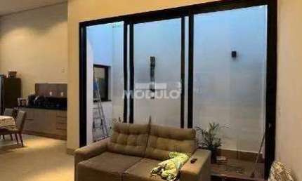 CASA RESIDENCIAL à venda, 4 quartos, 1 suíte, 2 vagas, NOVO MUNDO - Uberlândia/MG