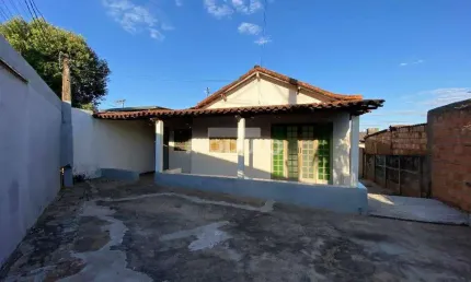 Casa para locação, bairro Luizote de Freitas com 3 quartos