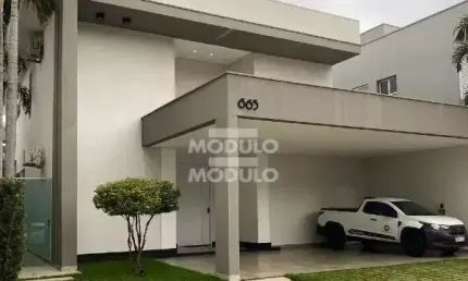 Casa de alto padrão em condomínio fechado – pronta para morar!