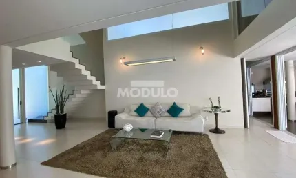 Casa em condomínio para locação no bairro Jardim com 4 quartos