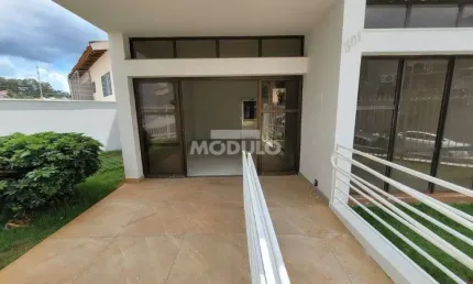 Casa comercial para alugar na Rua Jamil Tannus, --, Lidice, Uberlândia